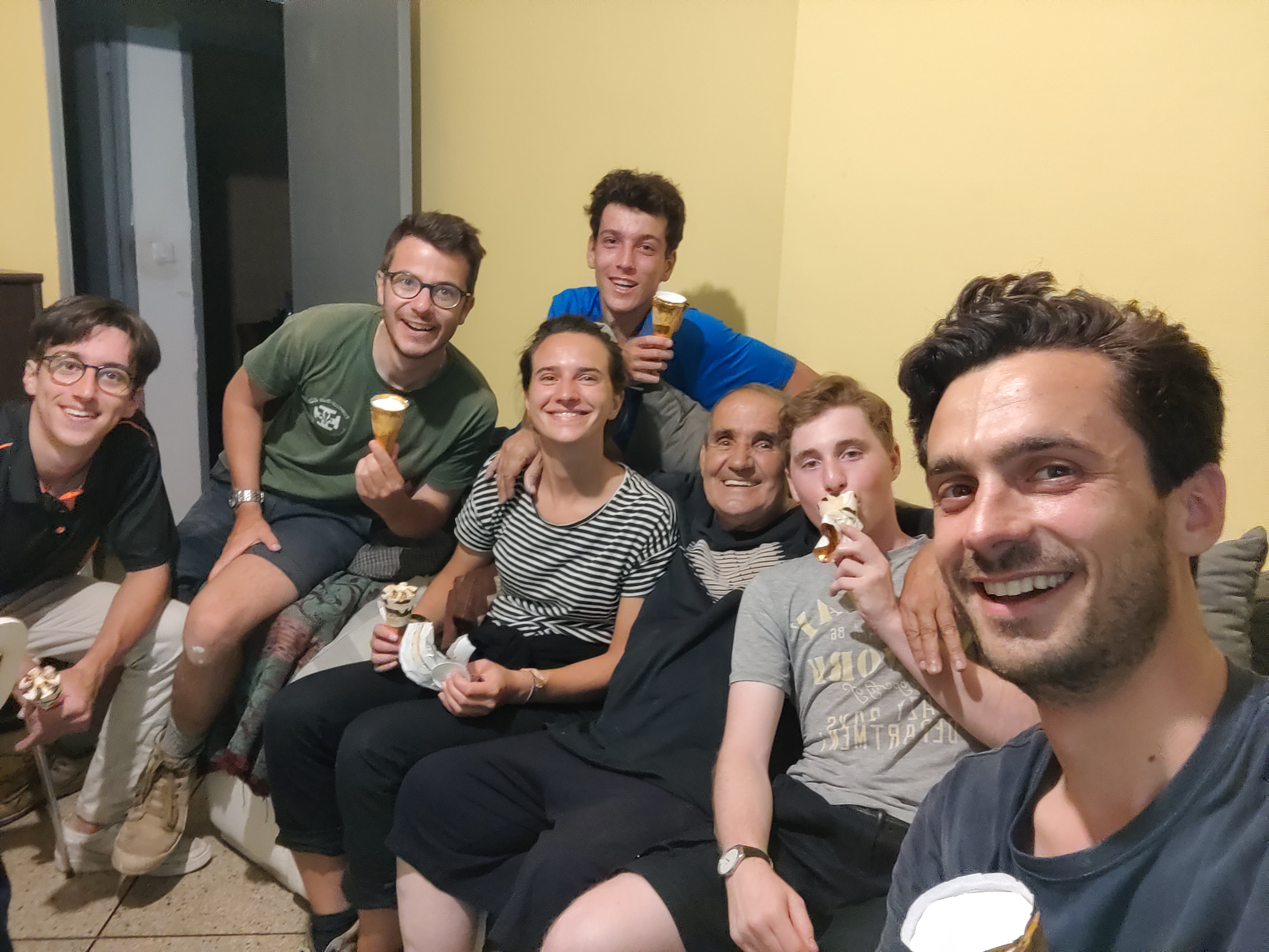 Invitation Match de foot chez Kader - Romain Sion Marseille quartiers Nord