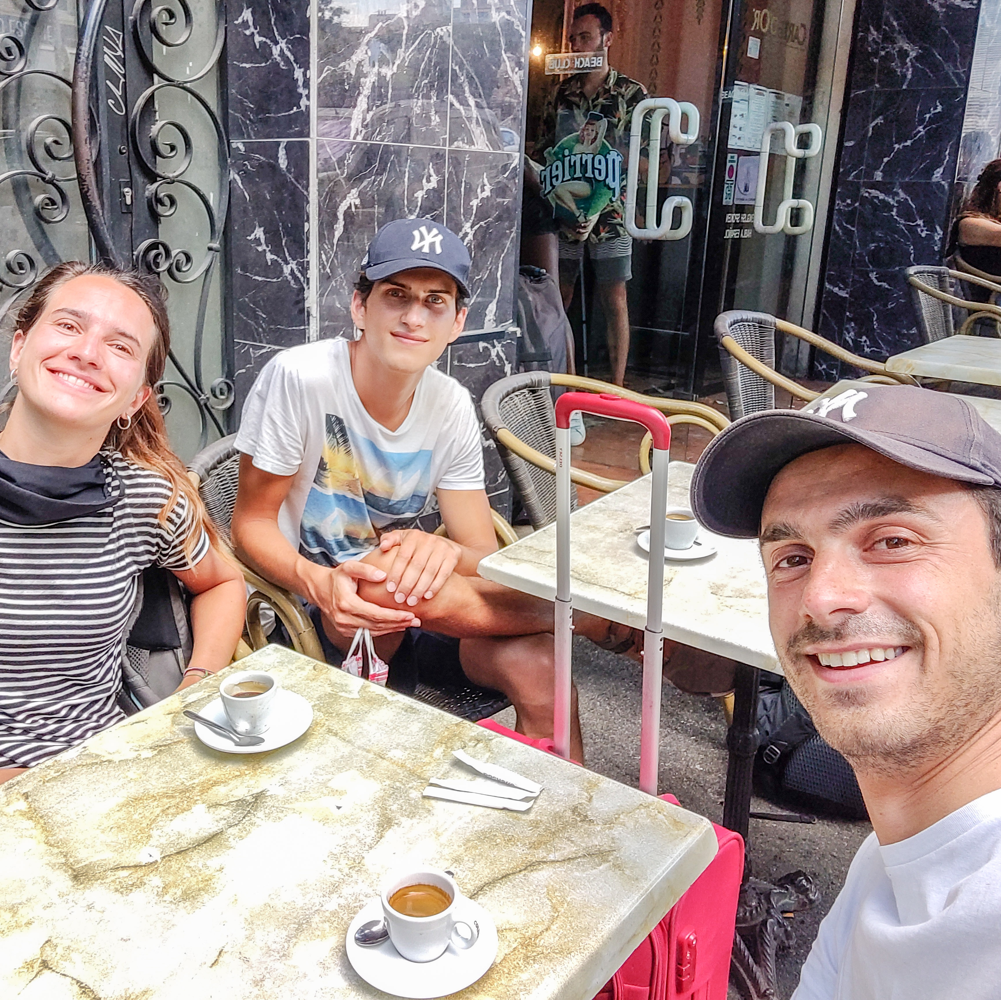 Petit café avant le début de la mission Massabielle quartiers Nord Marseille